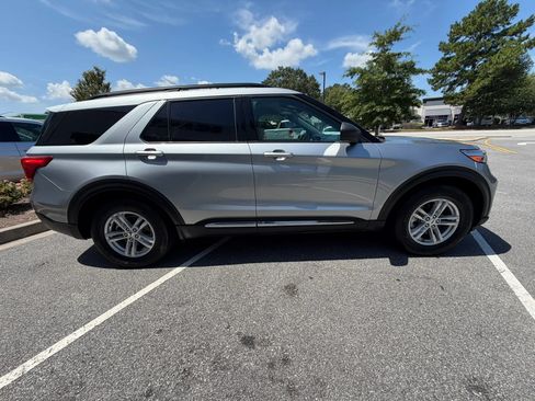 Used 2022 Ford Explorer XLT w/ Class IV Trailer Tow Package RWD image 5
