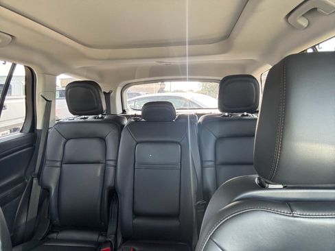 Used 2025 Lincoln Aviator 2WD image 35