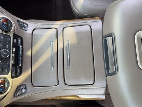 Used 2016 GMC Yukon XL Denali image 27