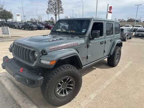 Used 2025 Jeep Wrangler Unlimited Rubicon image 1