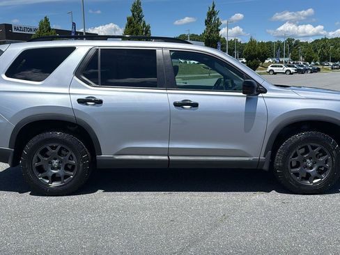 Certified 2025 Honda Pilot TrailSport image 4