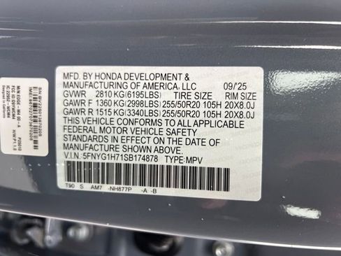 New 2025 Honda Pilot Touring image 17