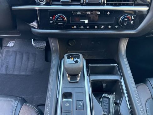 Used 2024 Nissan Pathfinder Platinum w/ Cargo Package image 21