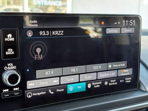 Certified 2025 Honda Pilot Touring image 17