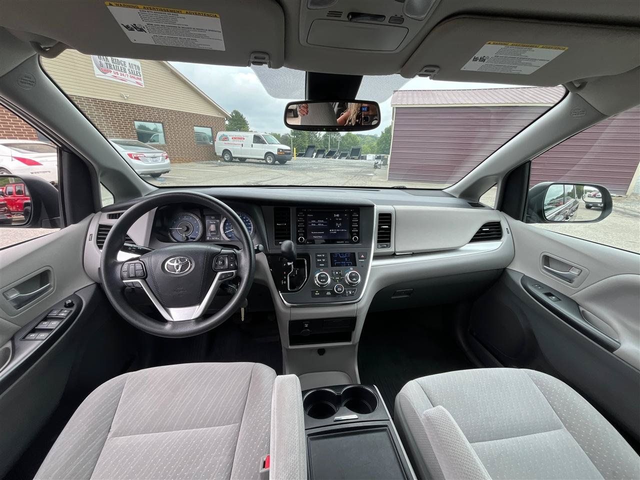 Used 2019 Toyota Sienna LE FWD image 21