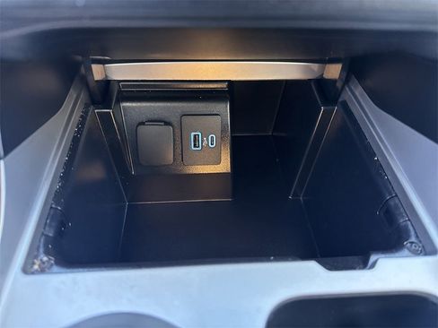 Used 2023 Ford Explorer XLT w/ Equipment Group 202A image 25