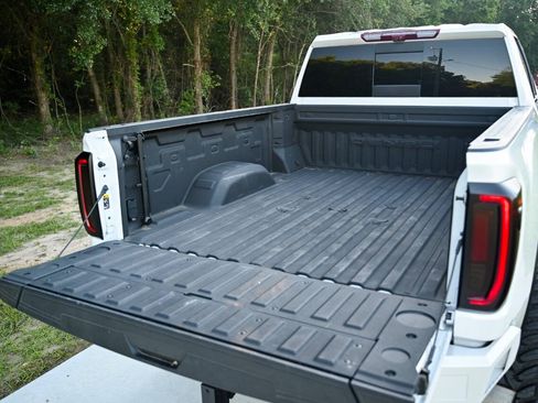 Used 2021 GMC Sierra 3500 Denali w/ Denali Ultimate Package AWD/4WD image 26