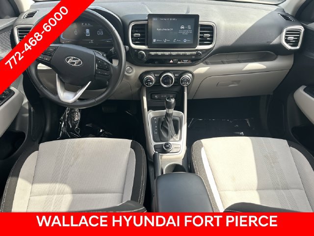 Used 2025 Hyundai Venue SEL FWD image 17
