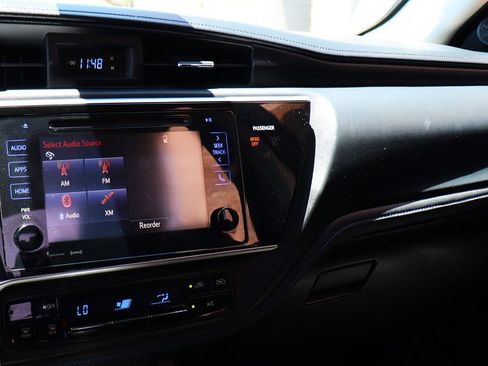 Used 2017 Toyota Corolla SE w/ SE Premium Package FWD image 43