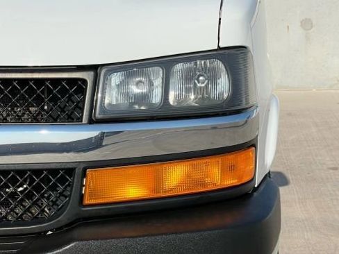 Used 2017 Chevrolet Express 2500 LT w/ LT Preferred Equipment Group image 30