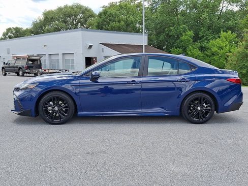 Certified 2025 Toyota Camry SE w/ Convenience Package FWD image 4