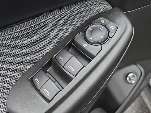 Used 2025 Chevrolet TrailBlazer LT w/ Convenience Package image 9