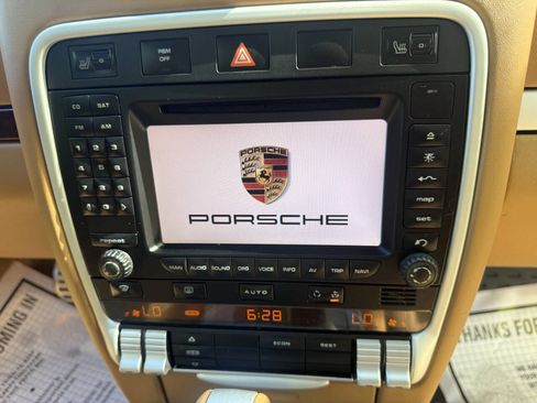 Used 2005 Porsche Cayenne Turbo AWD/4WD image 15