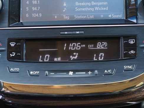 Used 2015 Toyota Avalon XLE Premium FWD image 12