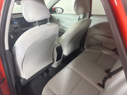 Used 2025 Hyundai Kona SEL AWD/4WD image 12