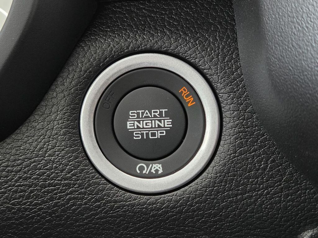 New 2026 RAM 1500 Express AWD/4WD image 17