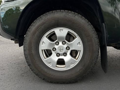 Used 2014 Toyota Tacoma 4x4 Access Cab V6 w/ TRD Off-Road Package image 26