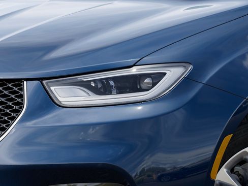 New 2025 Chrysler Pacifica Select image 10