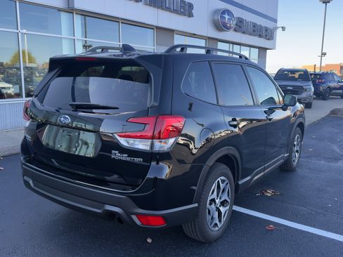 Certified 2024 Subaru Forester Premium image 3