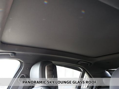 Used 2025 BMW 740i image 4