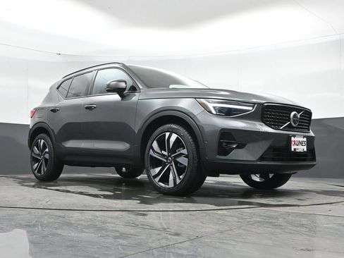 New 2026 Volvo XC40 B5 Ultra w/ Climate Package AWD/4WD image 42