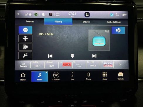 Used 2023 Jeep Grand Cherokee Limited w/ Luxury Tech Group II image 18