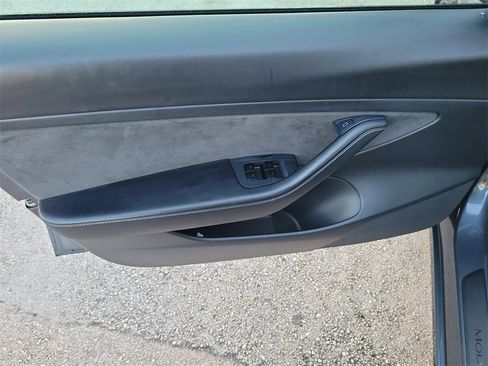 Used 2021 Tesla Model 3 Standard Range Plus image 17