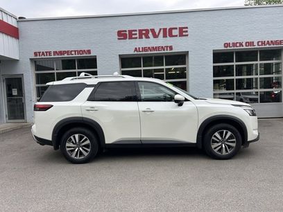 Used 2023 Nissan Pathfinder SL w/ Lighting Package (N92)