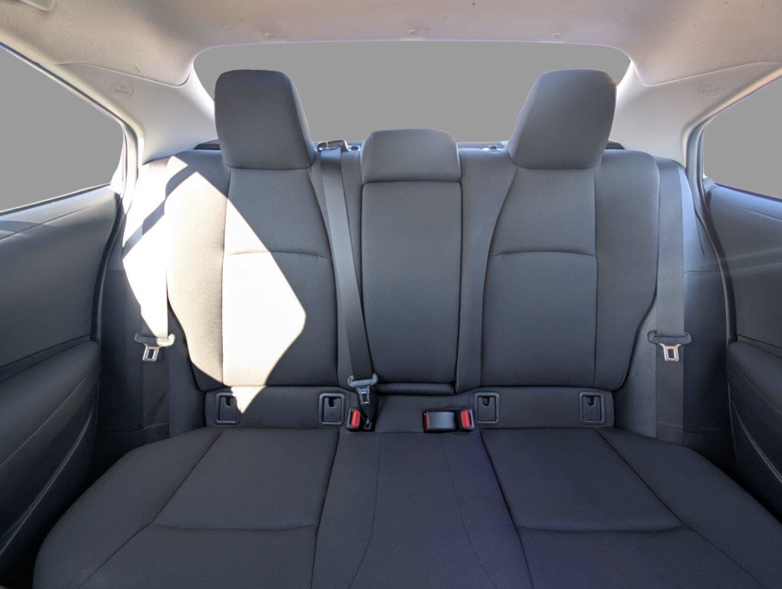 Used 2025 Toyota Corolla LE FWD image 30