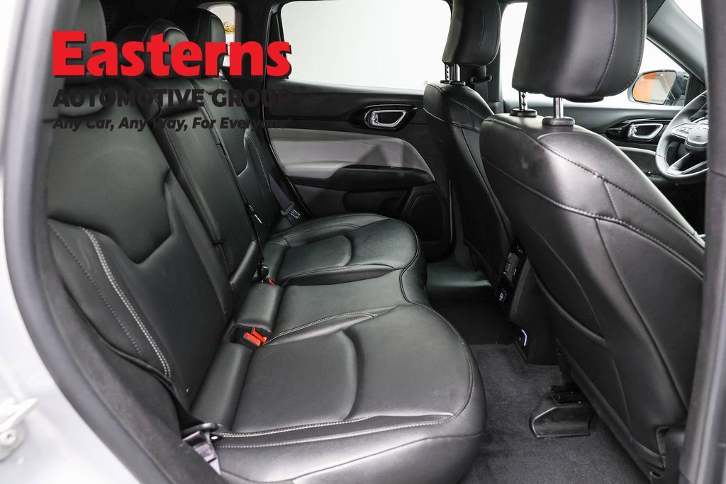Used 2025 Jeep Compass Limited AWD/4WD image 23