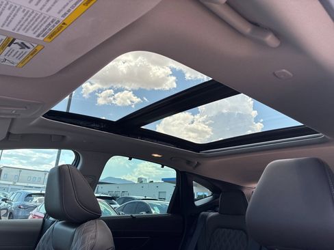 Used 2025 Nissan Murano Platinum w/ Cargo Package image 21