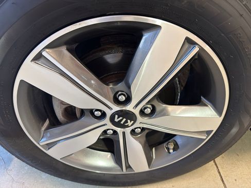 Used 2018 Kia Forte S w/ S Technology Package FWD image 32