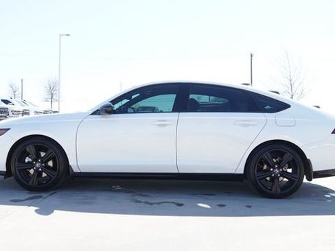 Used 2024 Honda Accord Sport image 6