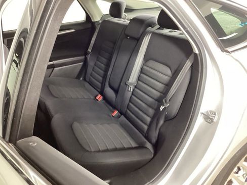 Used 2014 Ford Fusion SE FWD image 29