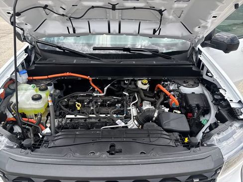 Used 2025 Ford Maverick Lariat AWD/4WD image 29