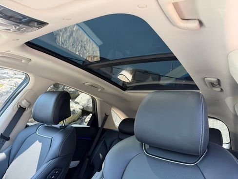 Used 2026 Genesis GV70 2.5T Advanced AWD/4WD image 17