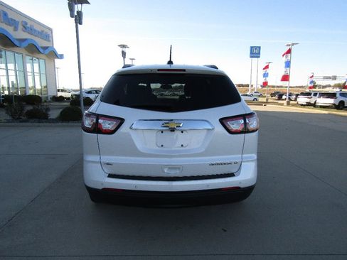 Used 2016 Chevrolet Traverse LT image 6