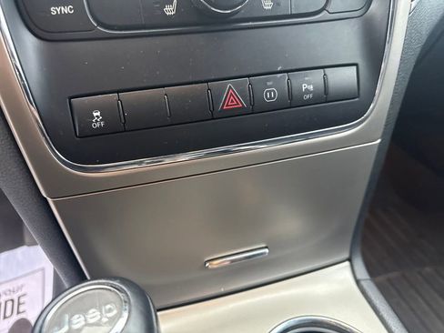 Used 2012 Jeep Grand Cherokee Limited image 23