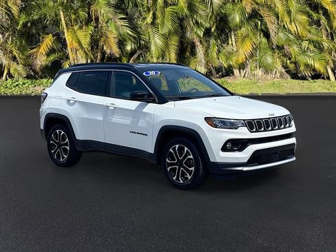 Used 2023 Jeep Compass Limited AWD/4WD image 2