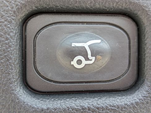 Used 2022 Lincoln Nautilus Reserve w/ Cargo Utility Package image 12