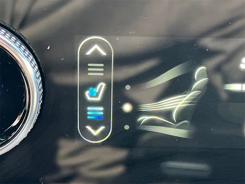 Used 2025 Genesis GV70 2.5T w/ Sport Prestige Package image 31