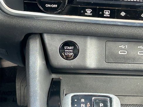 Certified 2025 Nissan Rogue SV image 22