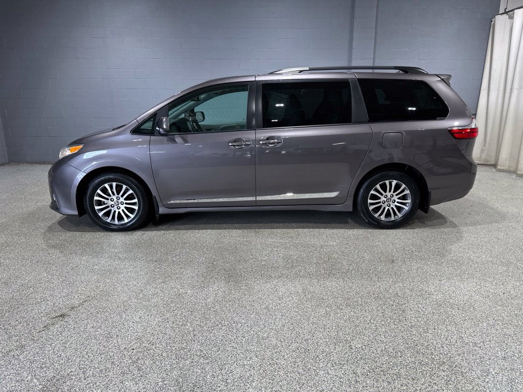 Used 2020 Toyota Sienna XLE w/ Protection Package FWD image 7