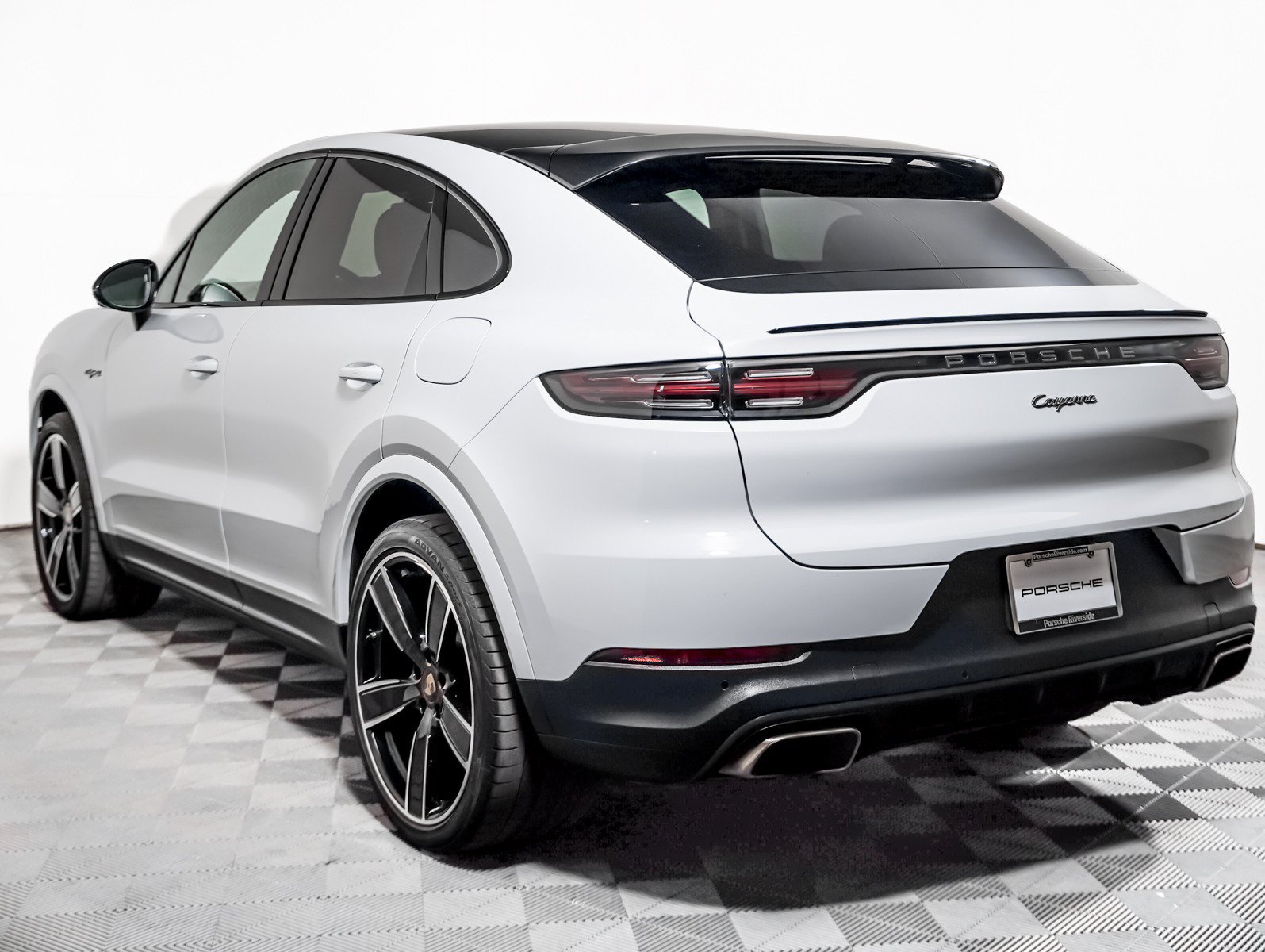 Certified 2023 Porsche Cayenne Coupe AWD/4WD image 4