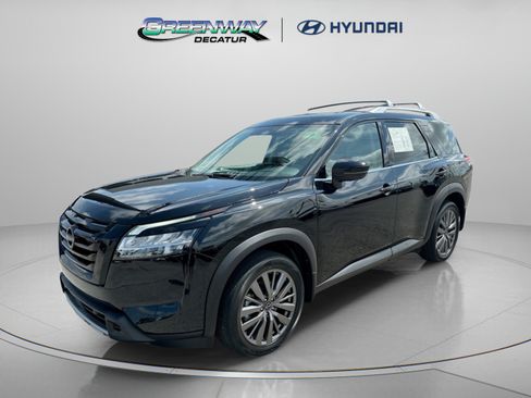 Used 2024 Nissan Pathfinder SL w/ SL Premium Package FWD image 4