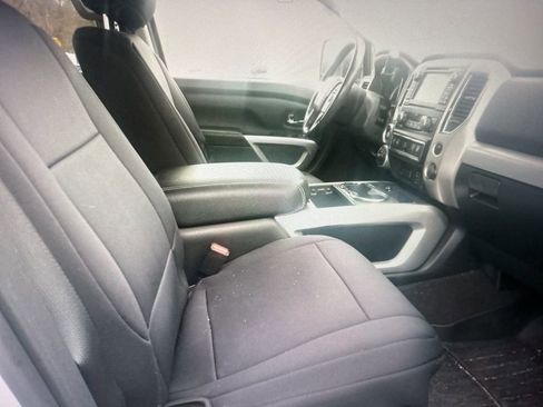 Used 2018 Nissan Titan PRO-4X w/ Pro-4x Convenience Package image 5