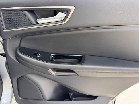 Used 2020 Ford Edge SEL w/ Convenience Package FWD image 9