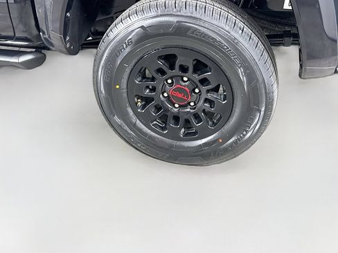 Used 2019 Toyota Tacoma SR5 RWD image 30