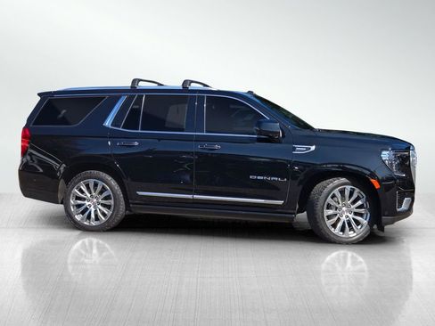Used 2023 GMC Yukon Denali w/ Denali Reserve Package image 3