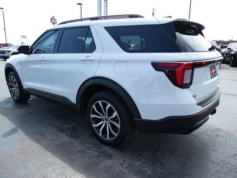 Used 2025 Ford Explorer ST-Line AWD/4WD image 7